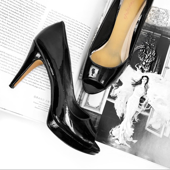 Vince Camuto Shoes - Vince camuto black patent leather pumps